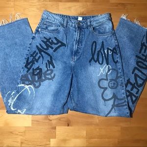 COPY - H&M DIVIDED high waisted graphiti wide leg jeans EUC SZ 8